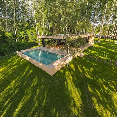 Lux Mag 2002 Villa *